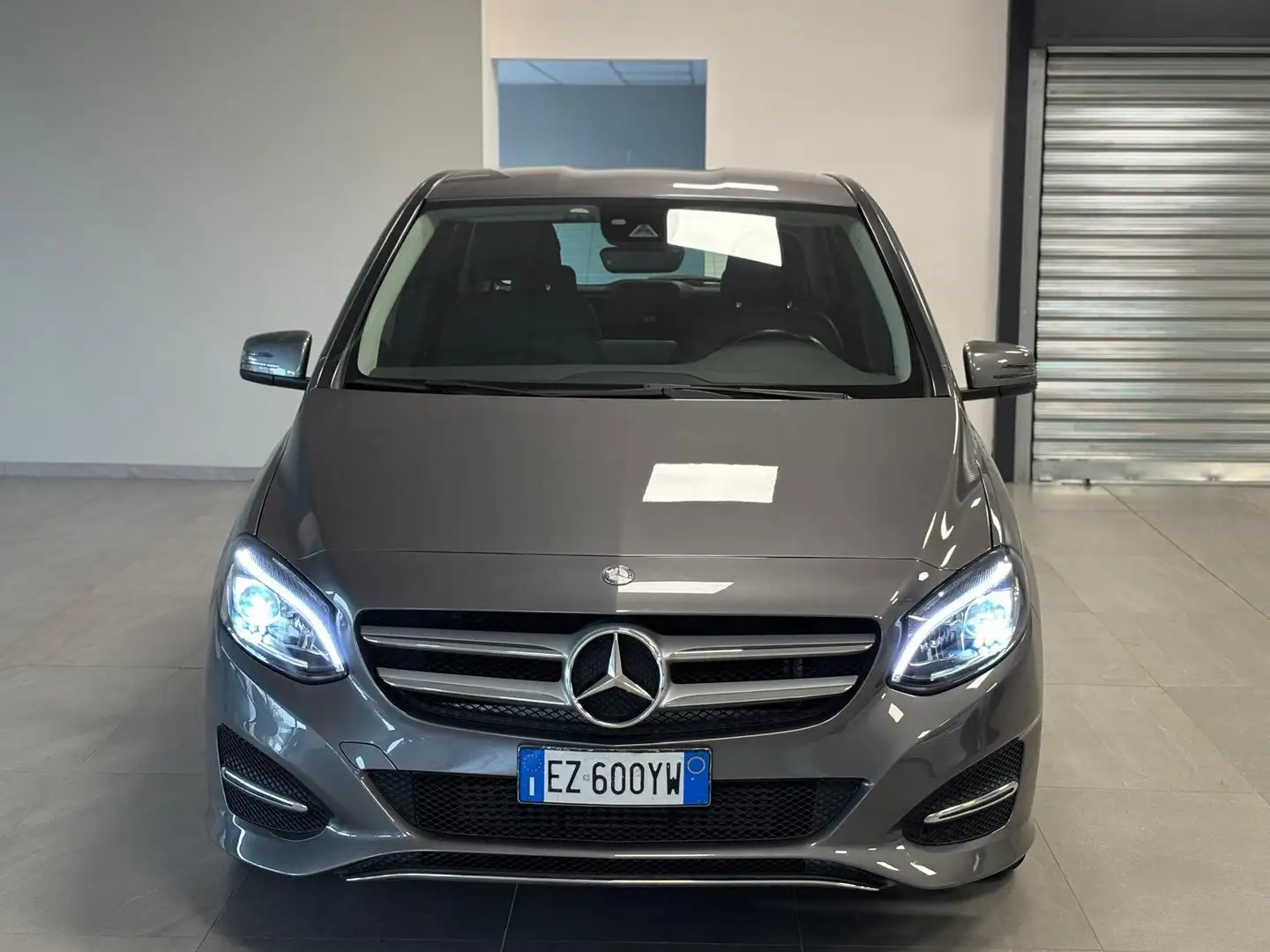Mercedes-Benz B 220 Premium 4matic auto FL Argintiu - 1