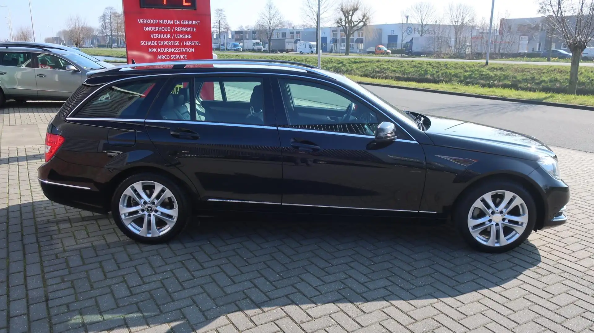 Mercedes-Benz C 180 Estate Ambition Avantgarde Edition C Airco / Navi Zwart - 2