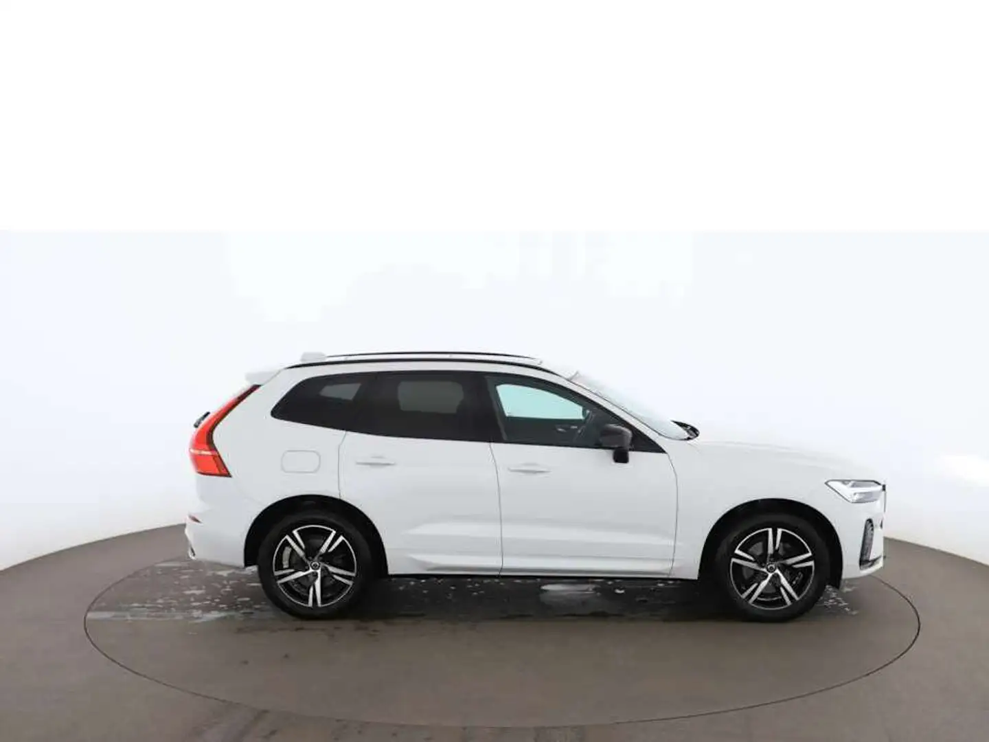 Volvo XC60 B4 R-Design AWD Aut LED AHK SKY NAVI LEDER Weiß - 2