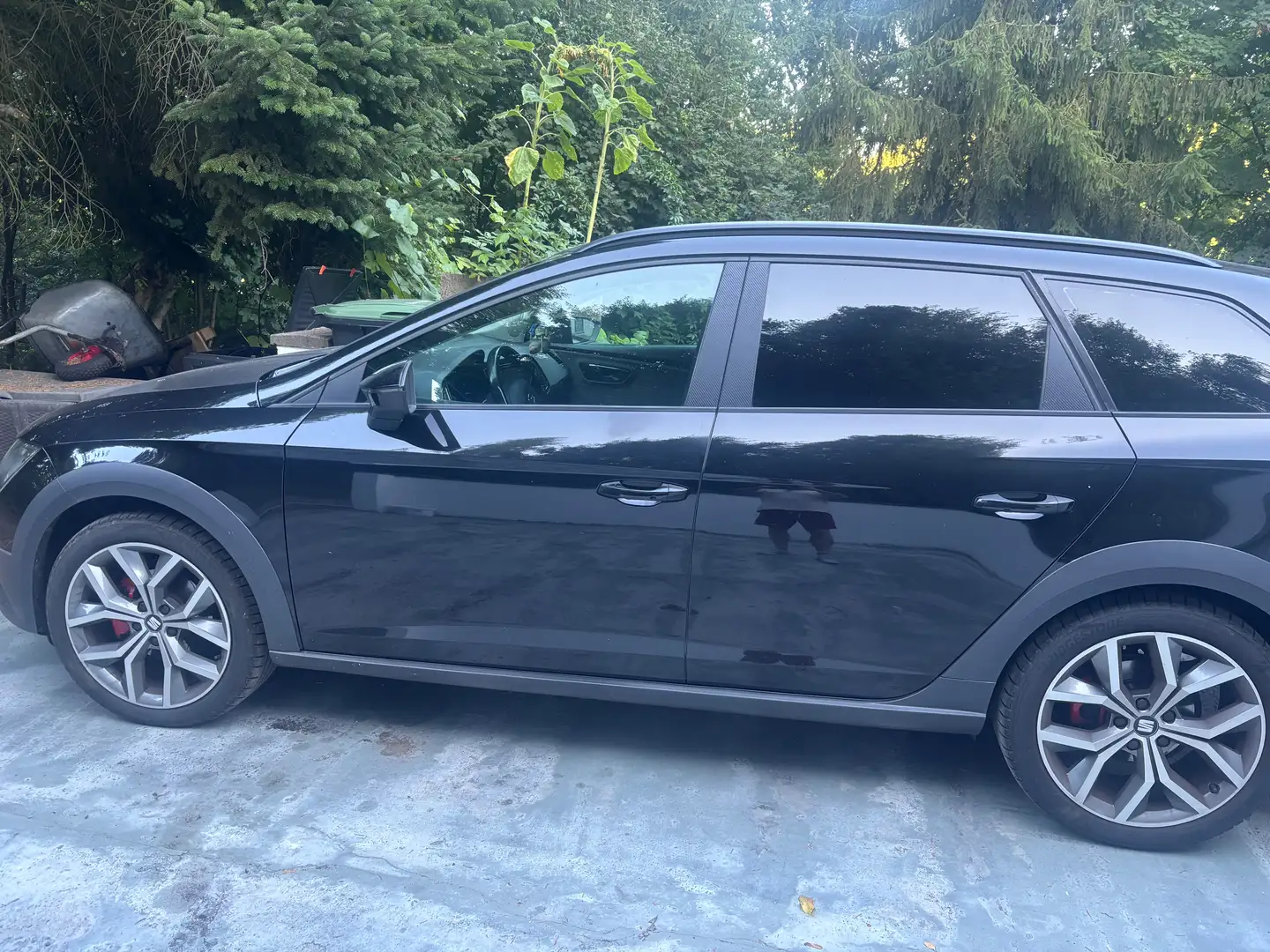 SEAT Leon Leon ST 2.0 TDI Start Černá - 2