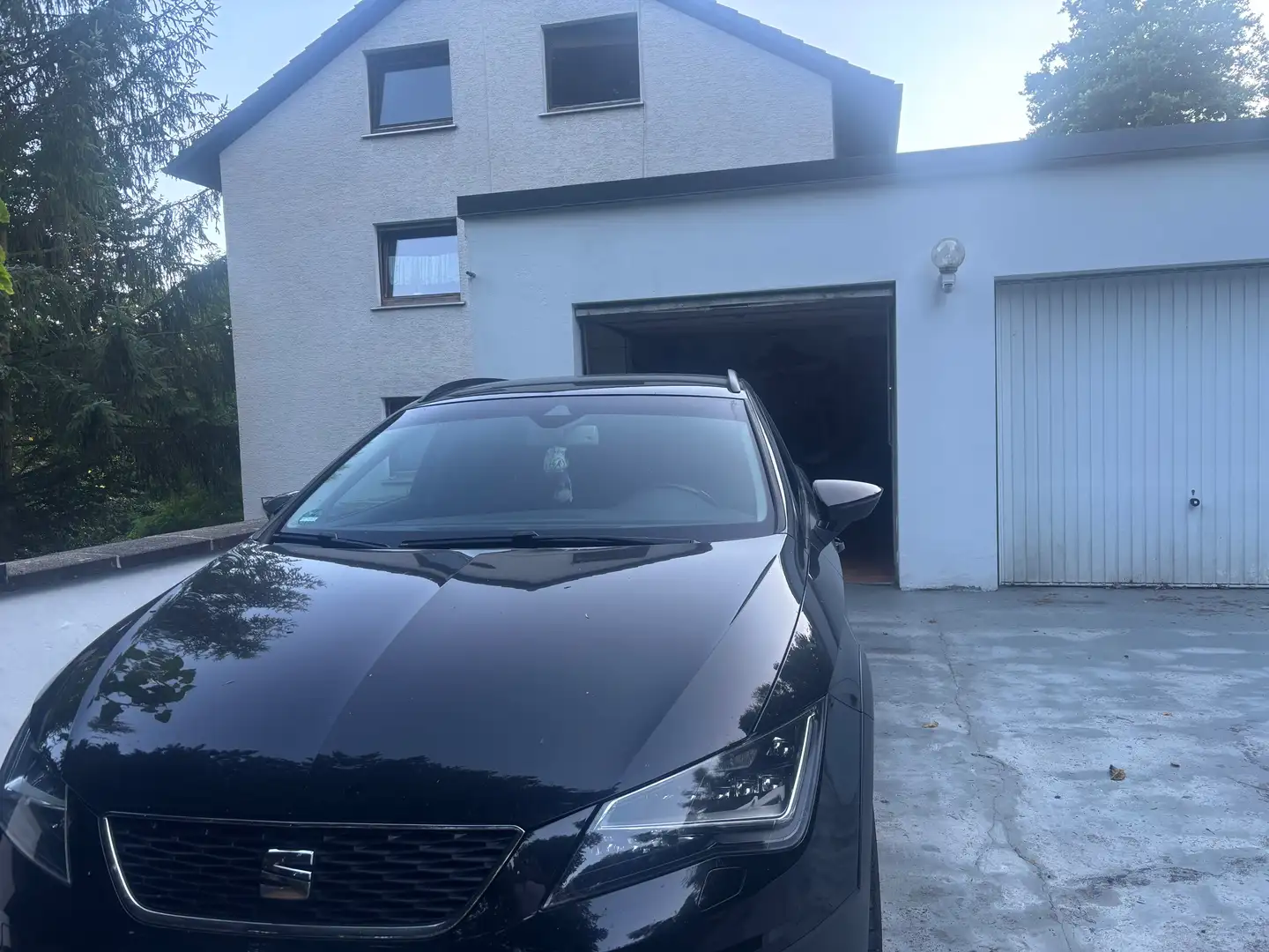 SEAT Leon Leon ST 2.0 TDI Start Černá - 1