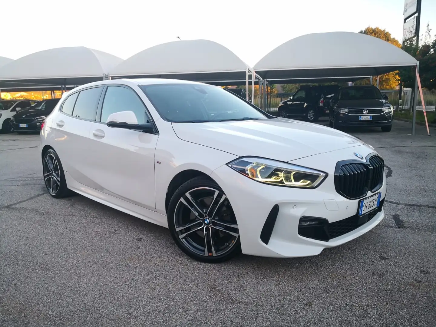 BMW 118 d Aut. 5p. Msport ***TAGLIANDI BMW*** Blanc - 1