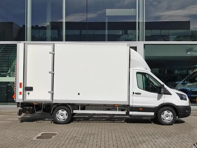 Ford Transit view 4