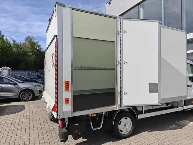 Ford Transit view 9