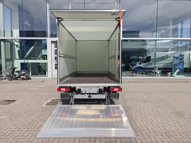 Ford Transit view 8