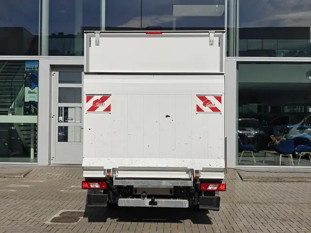 Ford Transit view 6