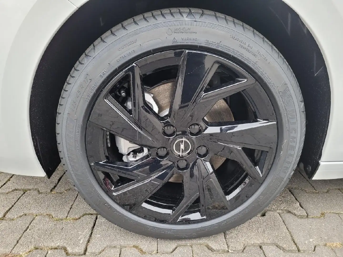 Opel Astra GS Line Weiß - 2