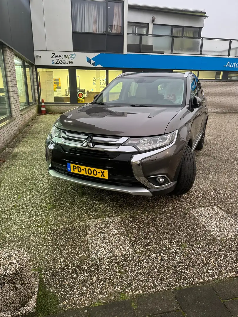 Mitsubishi Outlander 2.0 Instyle 4WD Beżowy - 1