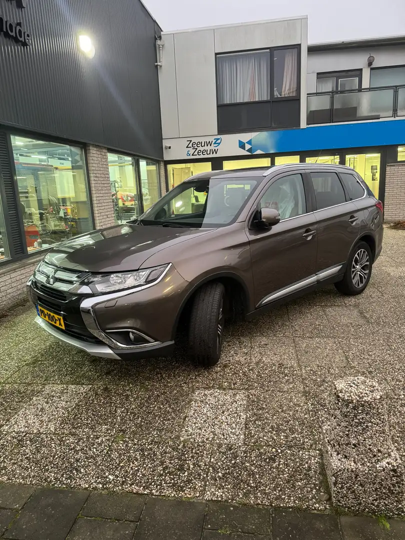 Mitsubishi Outlander 2.0 Instyle 4WD Beżowy - 2