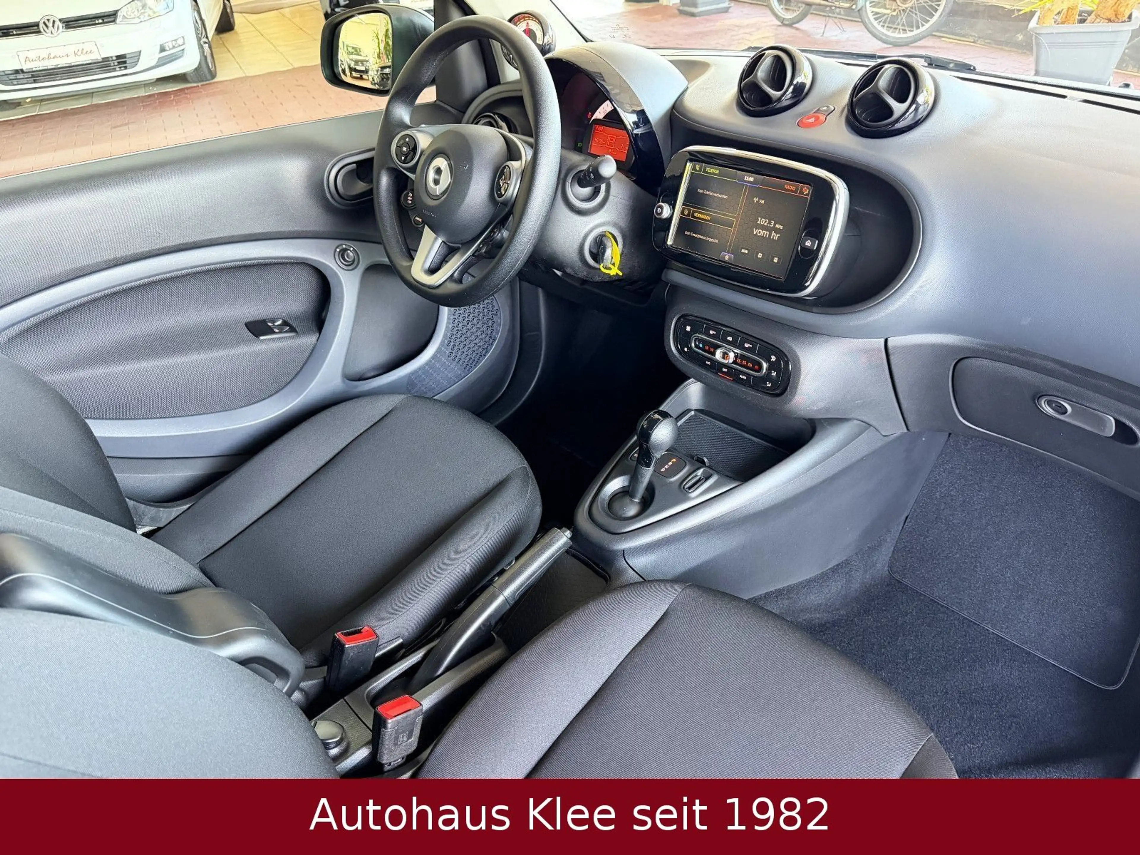 smart forTwo coupe EQ *Klima*Tempo*PDC* — photo 5
