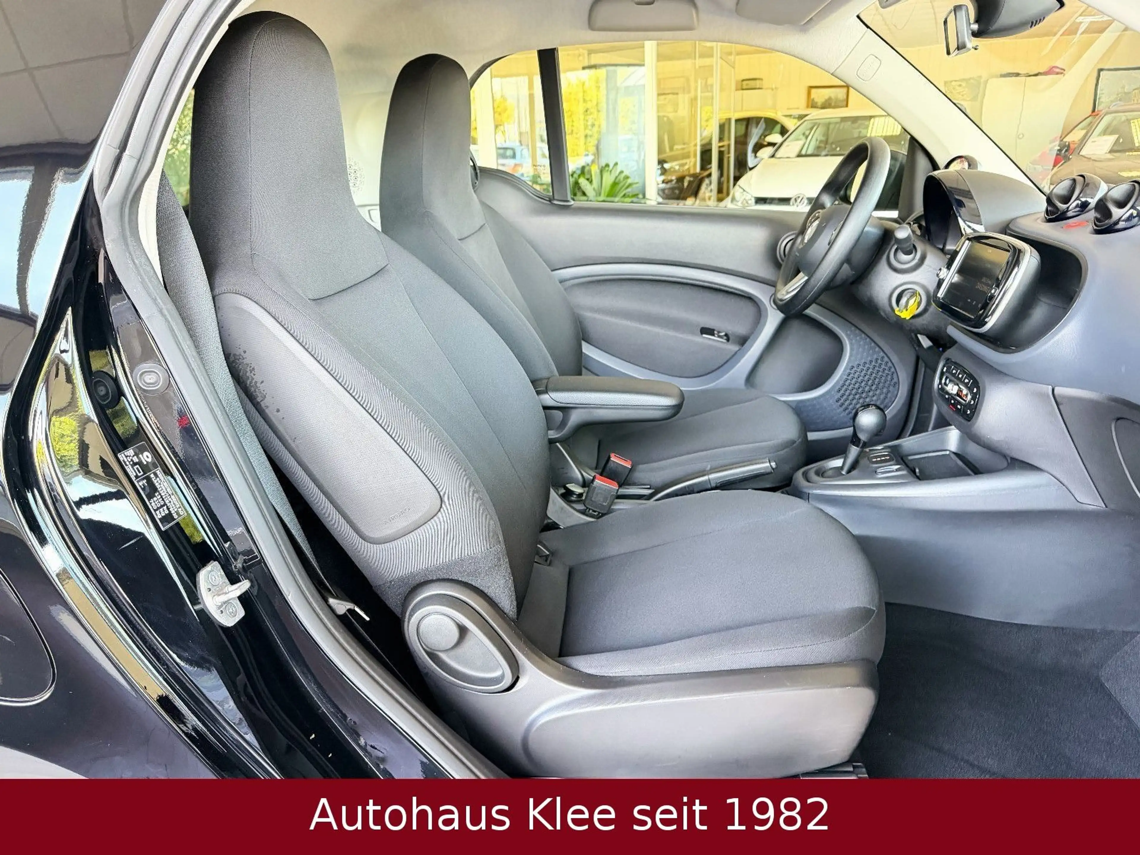 smart forTwo coupe EQ *Klima*Tempo*PDC* — photo 4