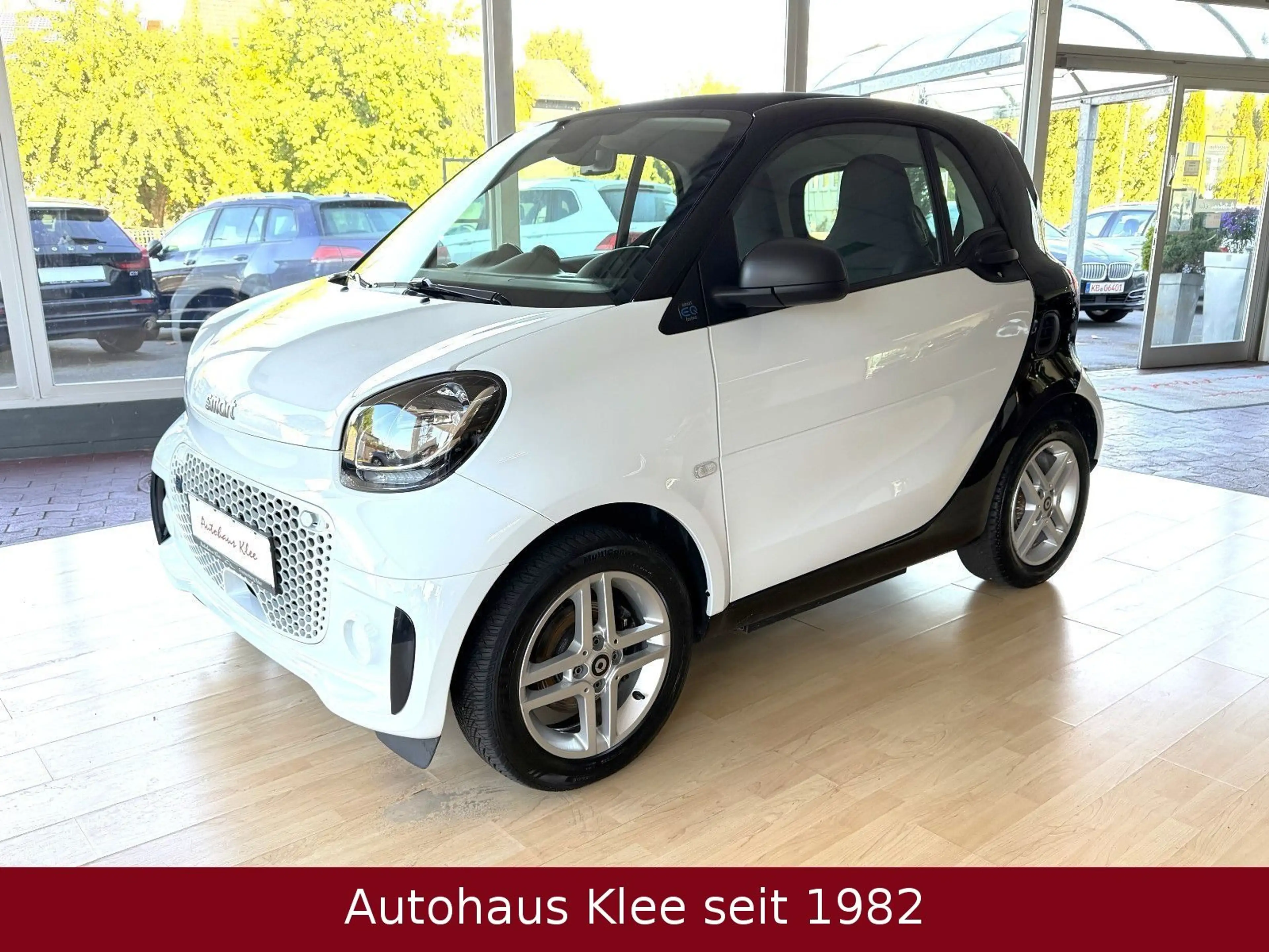 smart forTwo coupe EQ *Klima*Tempo*PDC* — photo 11