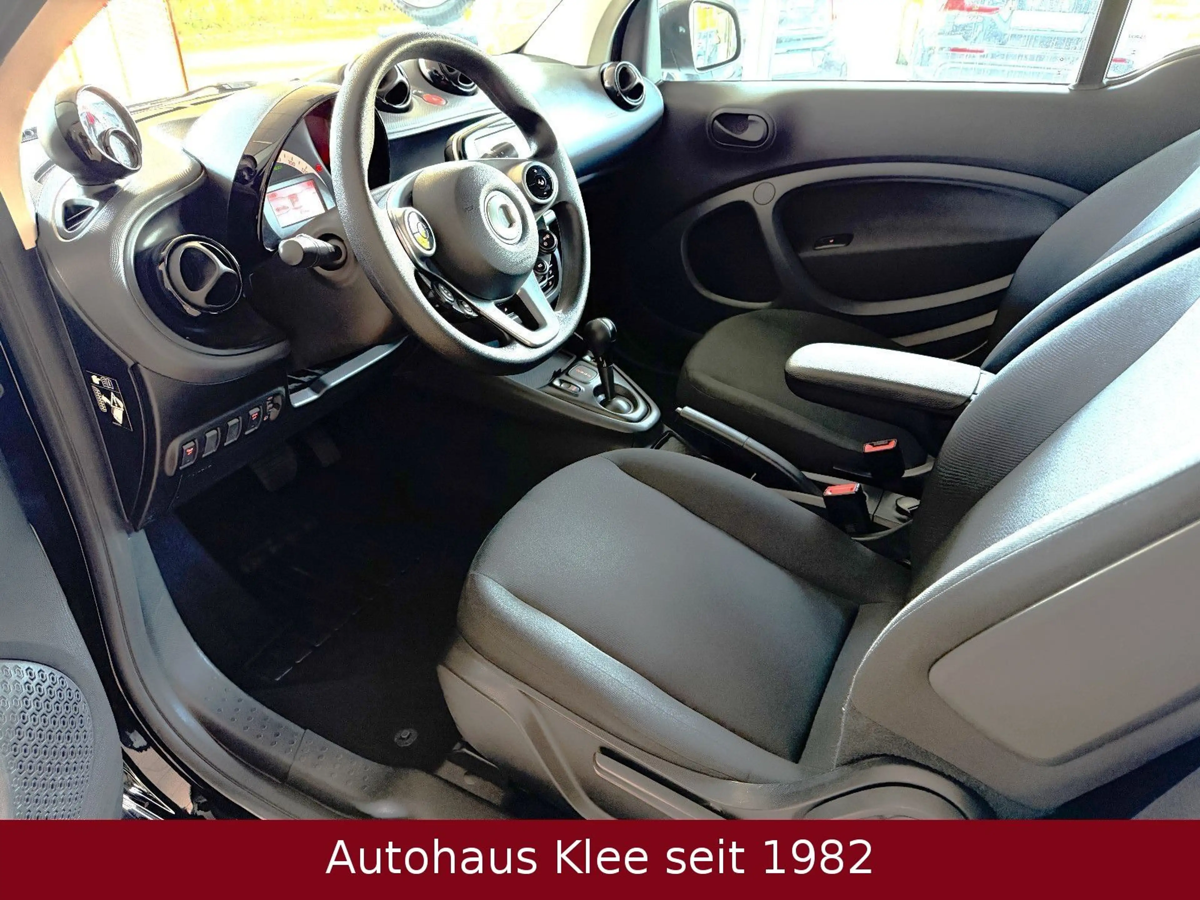 smart forTwo coupe EQ *Klima*Tempo*PDC* — photo 13