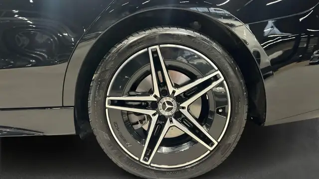 Mercedes-Benz C-Class view 5