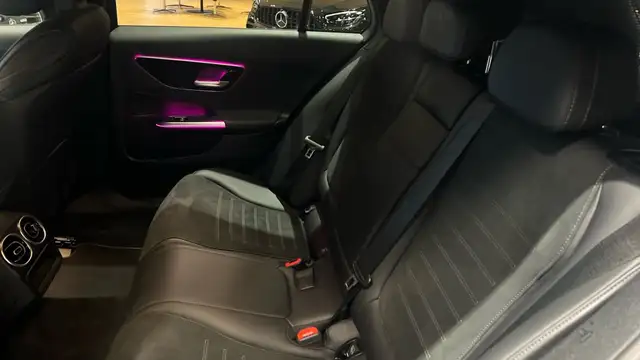 Mercedes-Benz C-Class view 11