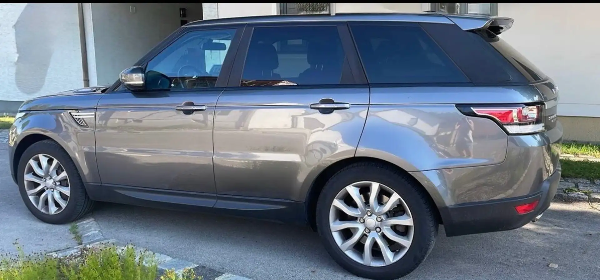 Land Rover Range Rover Sport Range Rover Sport 3,0 SDV6 HSE Dynamic HSE Dynamic Grau - 2