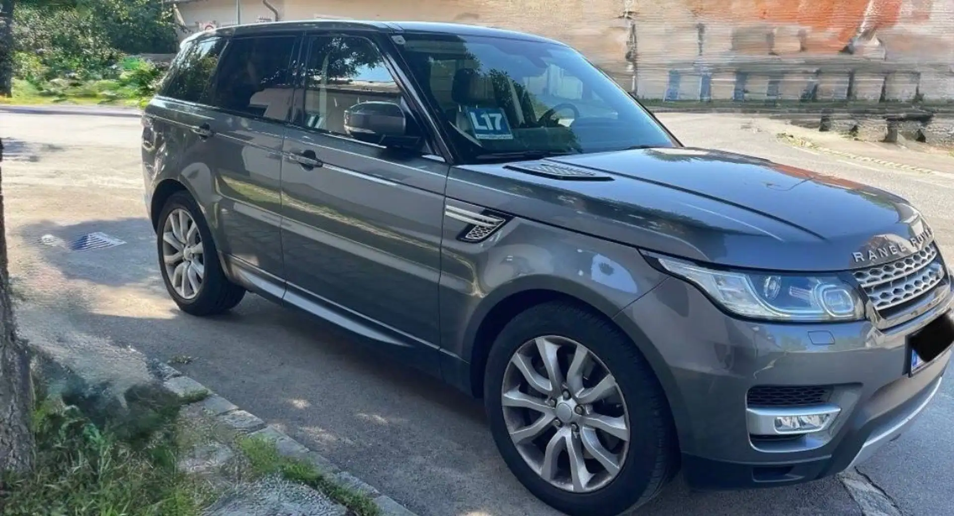 Land Rover Range Rover Sport Range Rover Sport 3,0 SDV6 HSE Dynamic HSE Dynamic Grau - 2