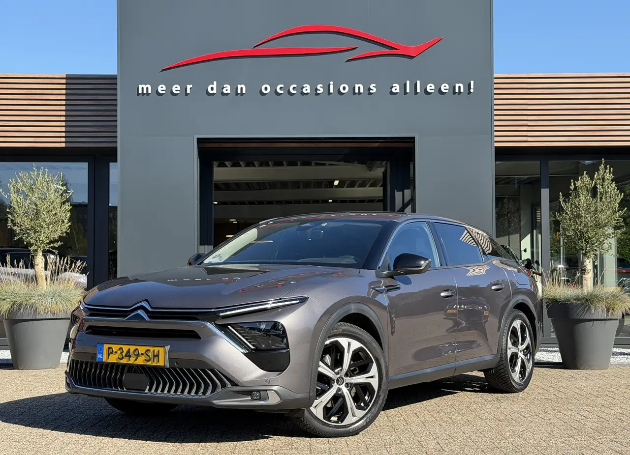 Citroen C5 X Plug-in Hybrid 225 Business — photo 1 of 15
