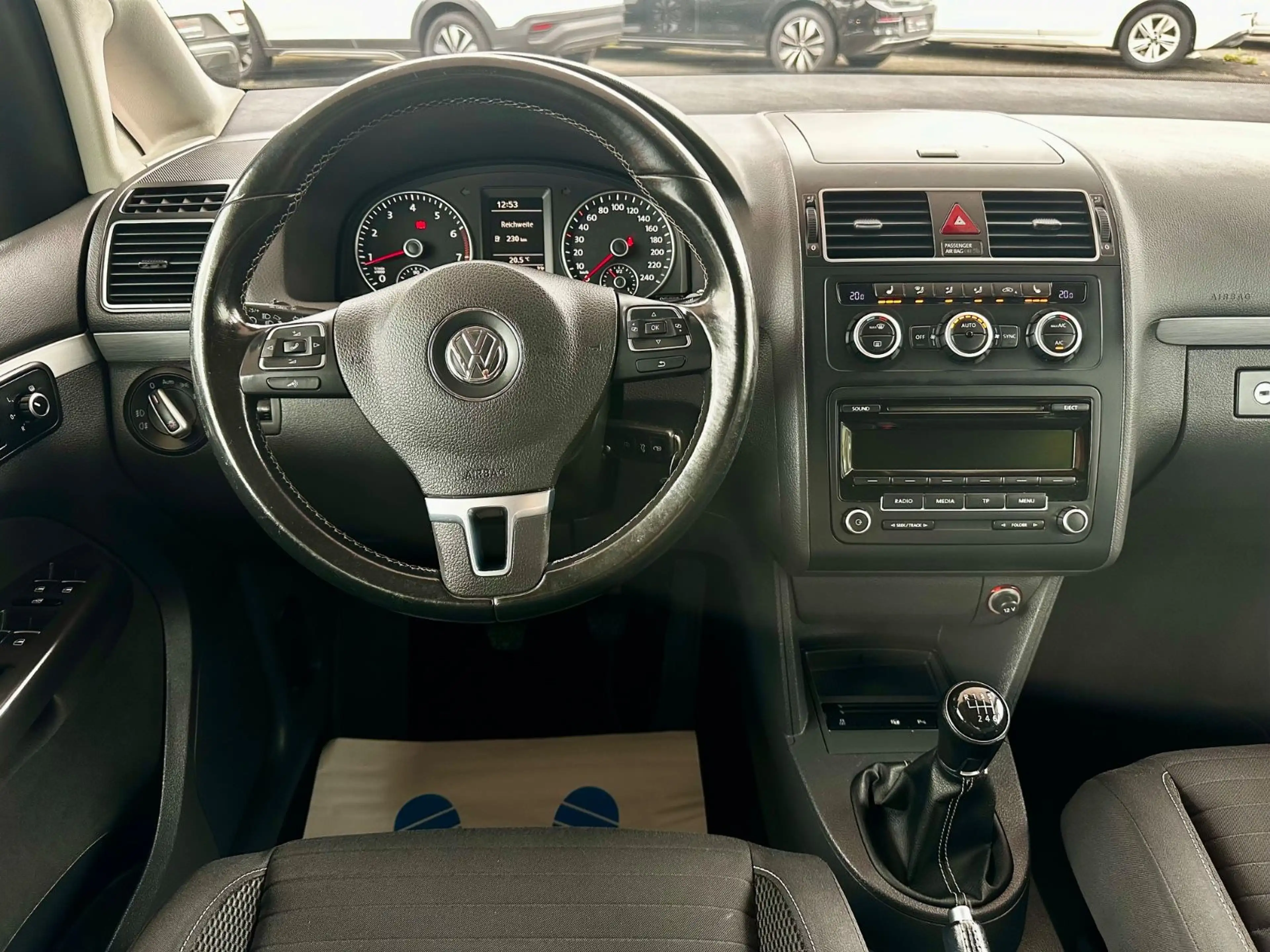 Volkswagen Touran Cup | Volles Scheckheft | AHK — photo 14