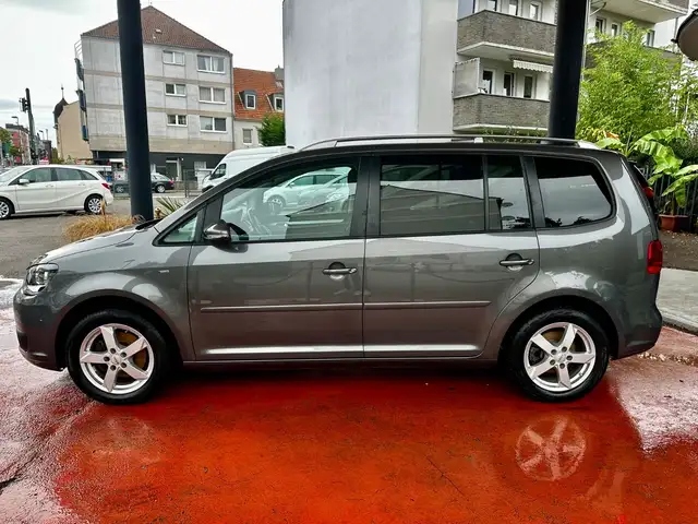 Volkswagen Touran view 8