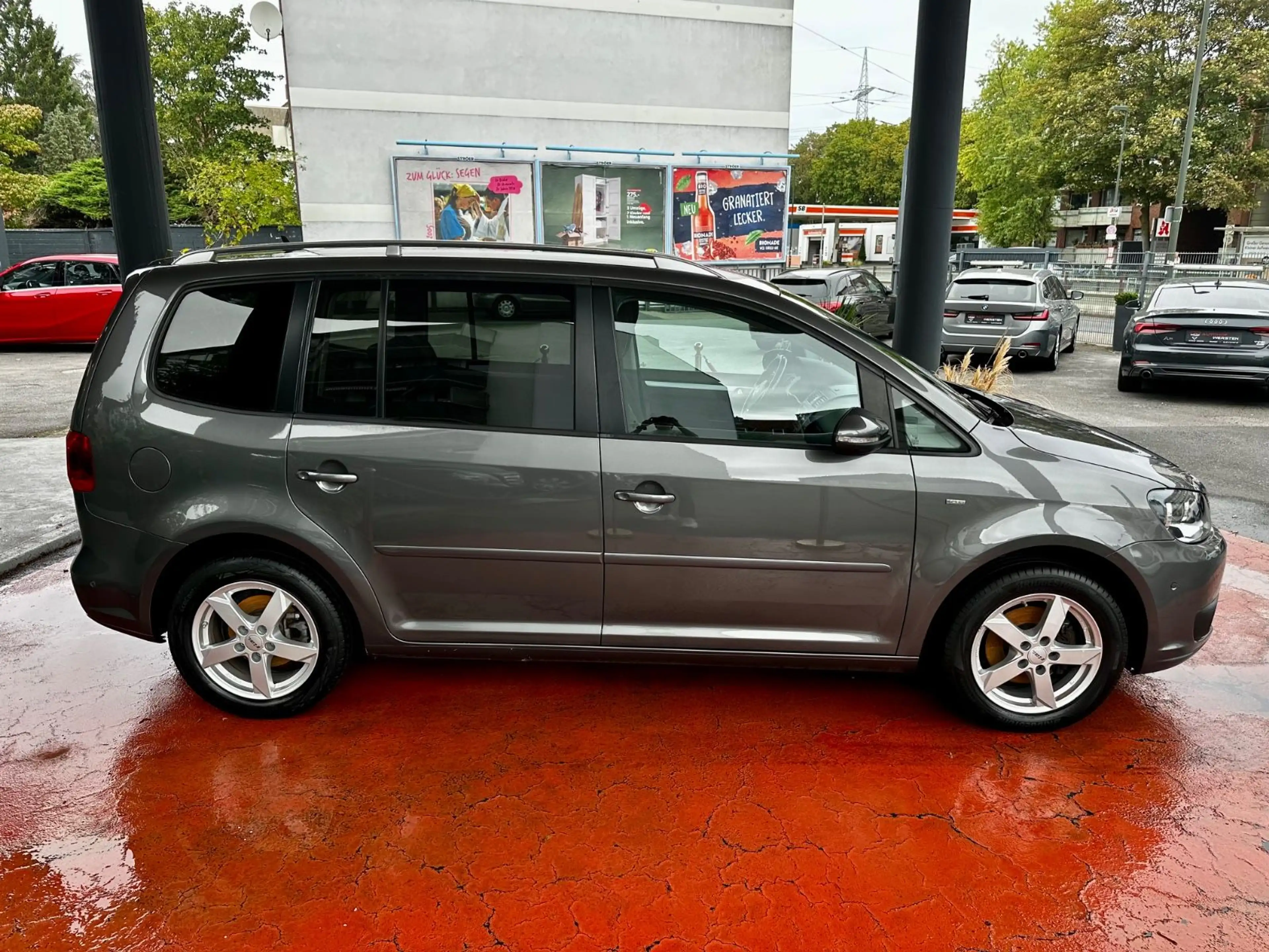 Volkswagen Touran Cup | Volles Scheckheft | AHK — photo 2