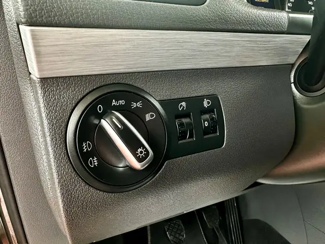 Volkswagen Touran view 13