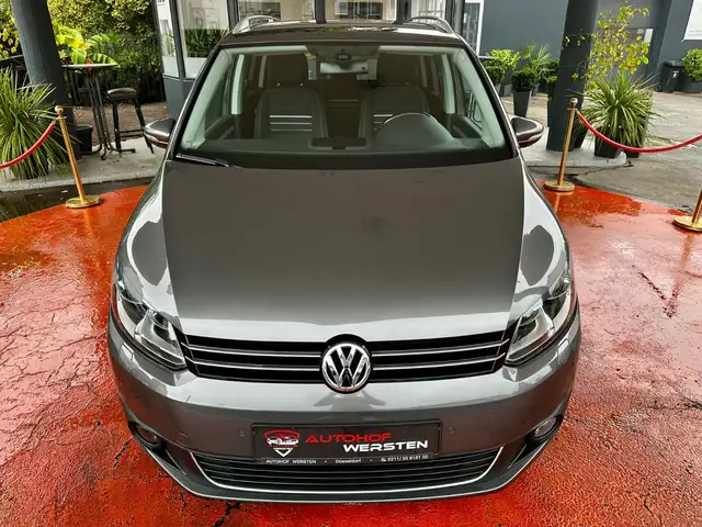 Volkswagen Touran view 10