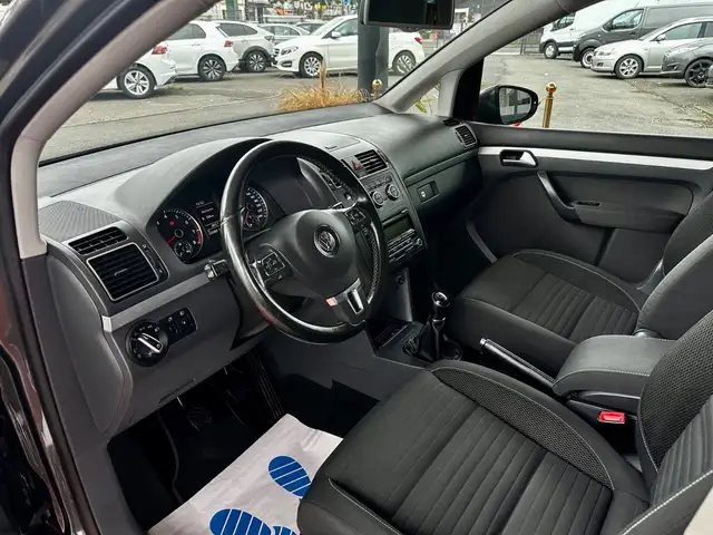 Volkswagen Touran view 11