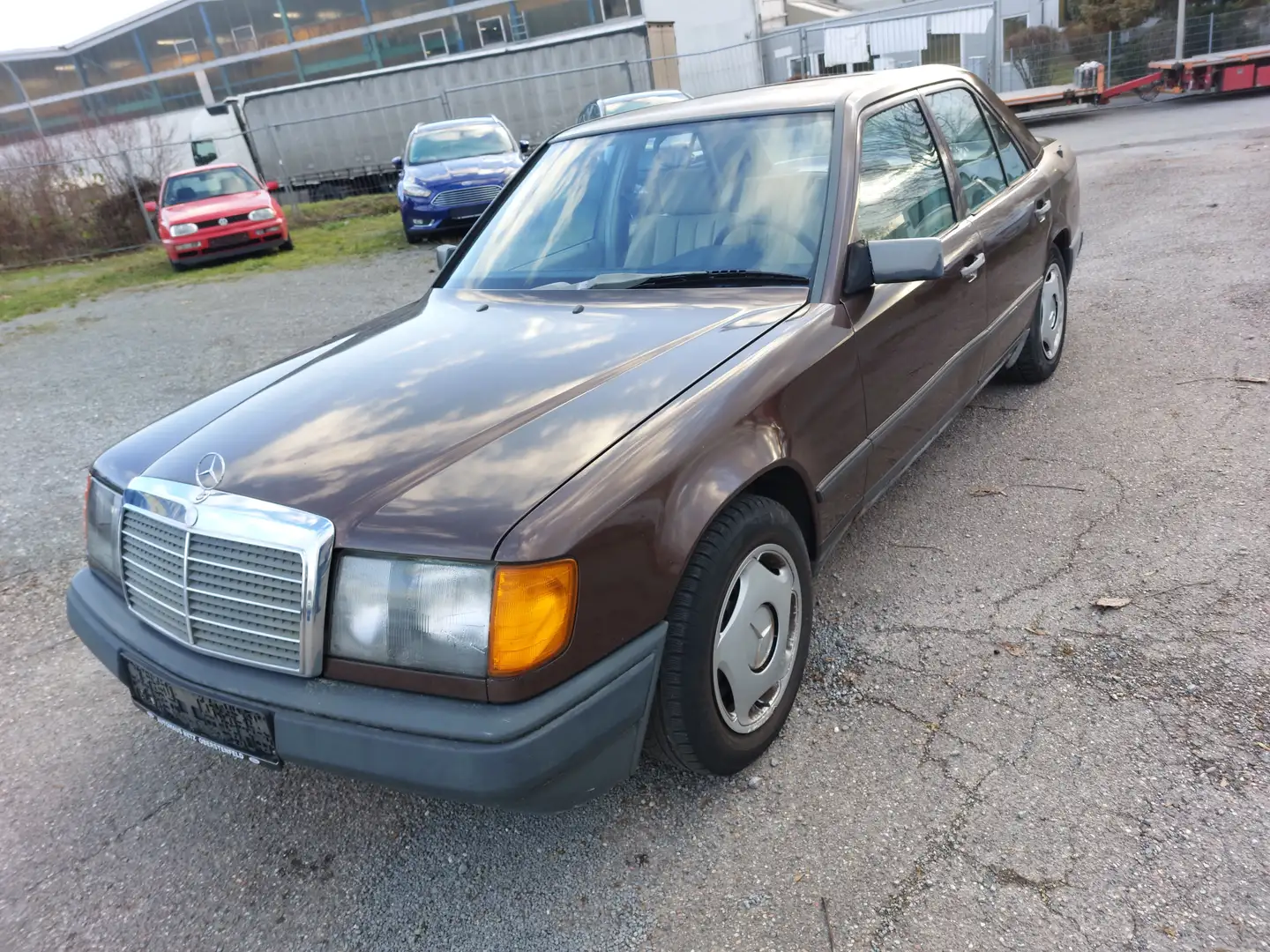 Mercedes-Benz E 230 E-Klasse Automatik Schiebedach Коричневый - 1