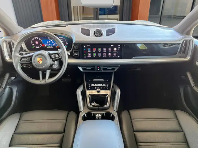 Porsche Cayenne view 7