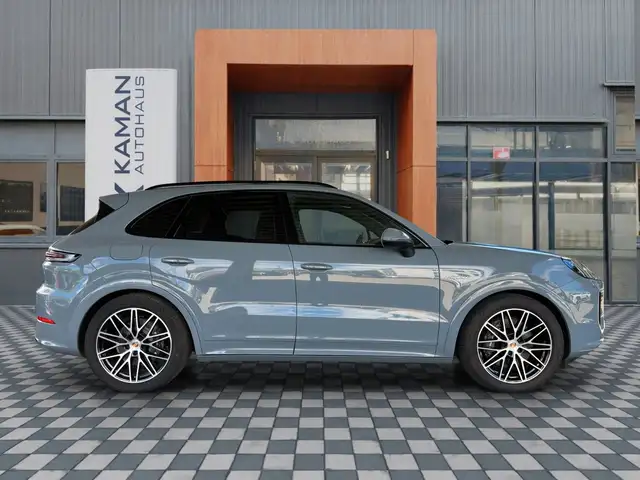 2024 Porsche Cayenne in Grey for sale