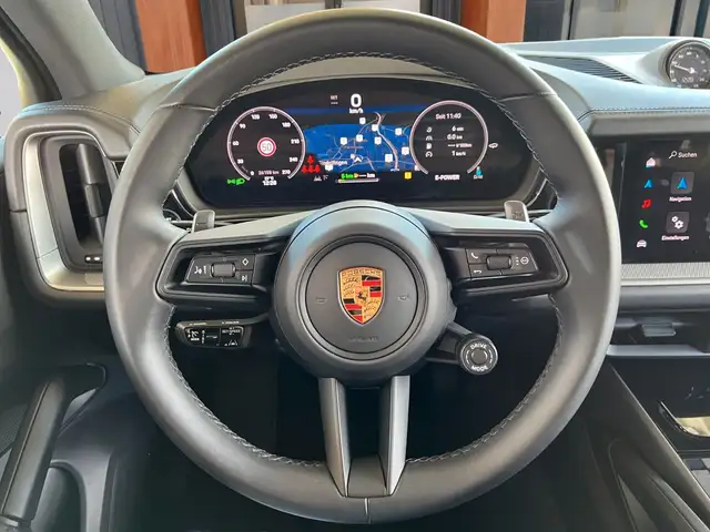 Porsche Cayenne view 9