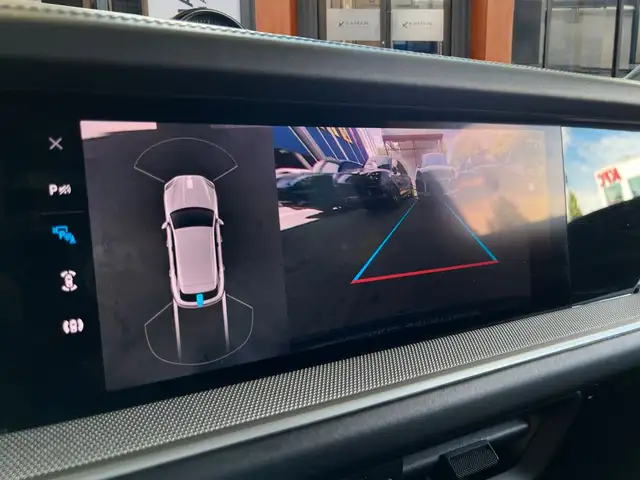 Porsche Cayenne view 13