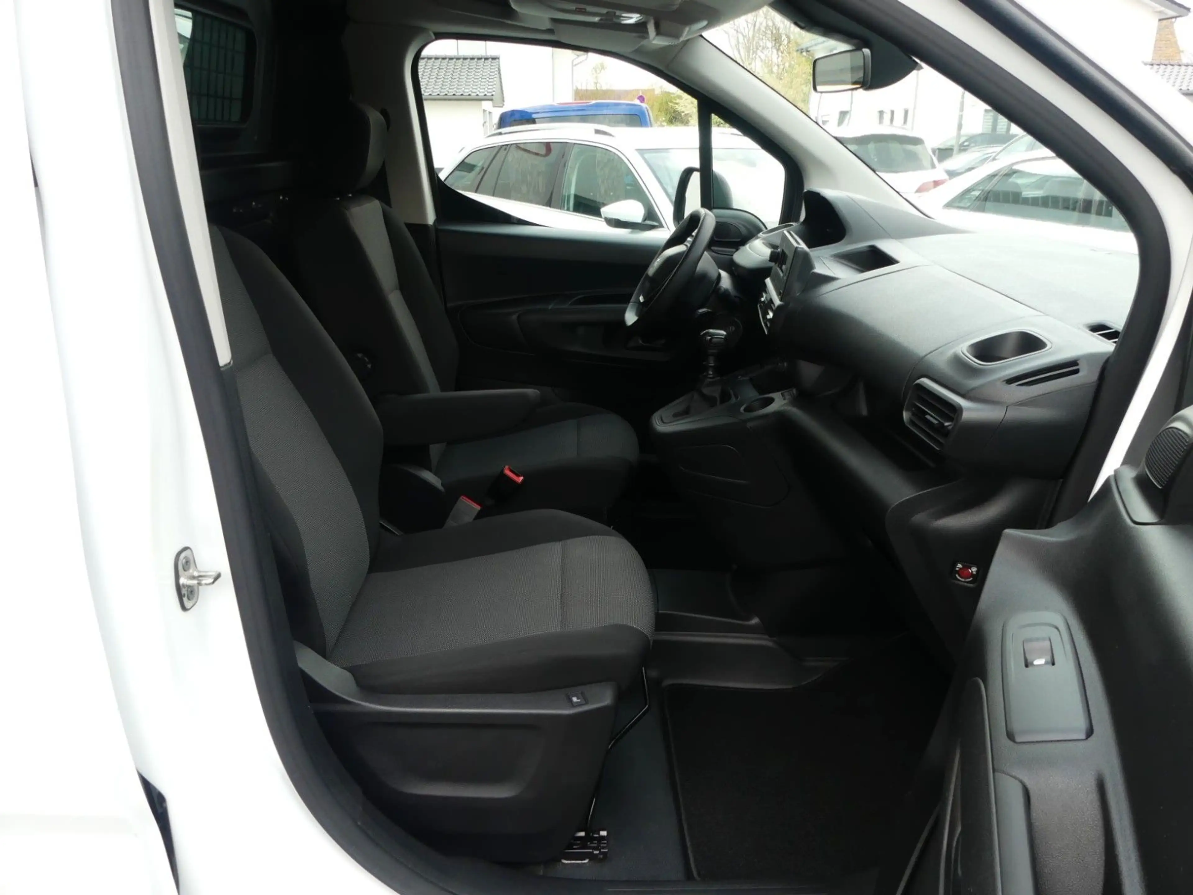 Peugeot Partner Premium L1 Kasten 1. Hand | Klima | PDC — photo 8