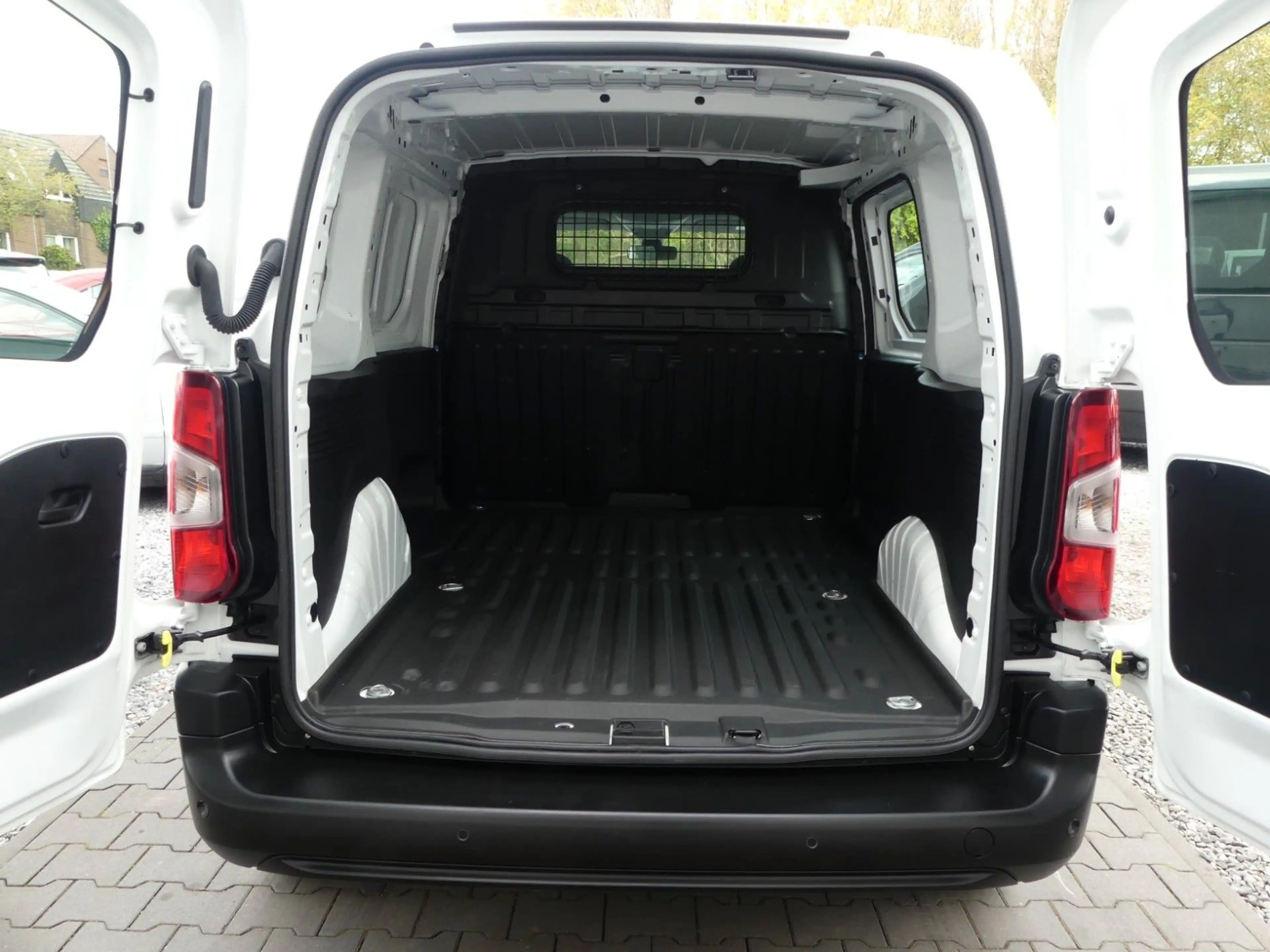 Peugeot Partner Premium L1 Kasten 1. Hand | Klima | PDC — photo 14