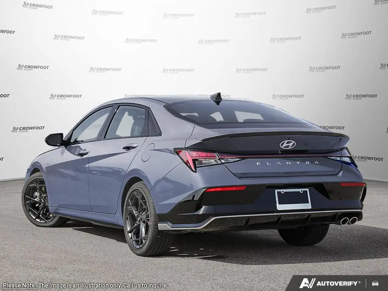 Hyundai ELANTRA photo Hyundai ELANTRA
