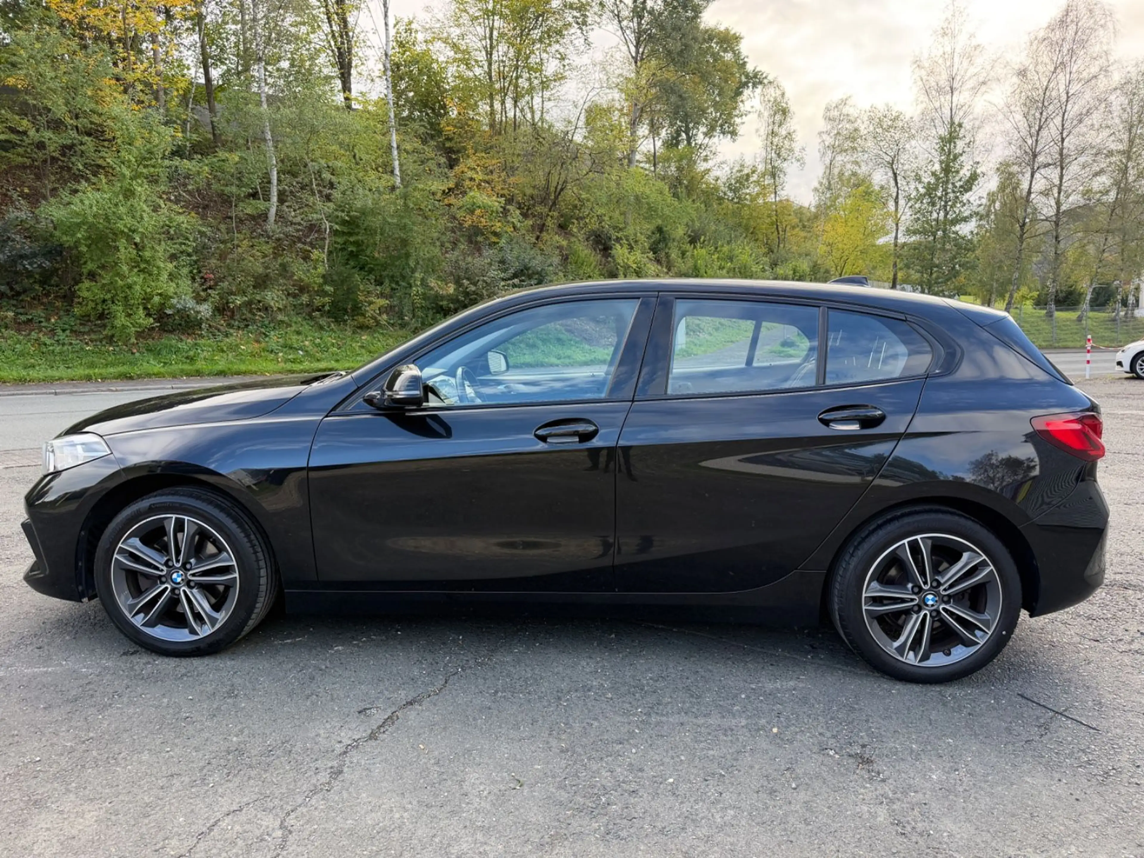BMW 118 Limousine 118 i Sport Line*Scheckheftgepflegt* — photo 4