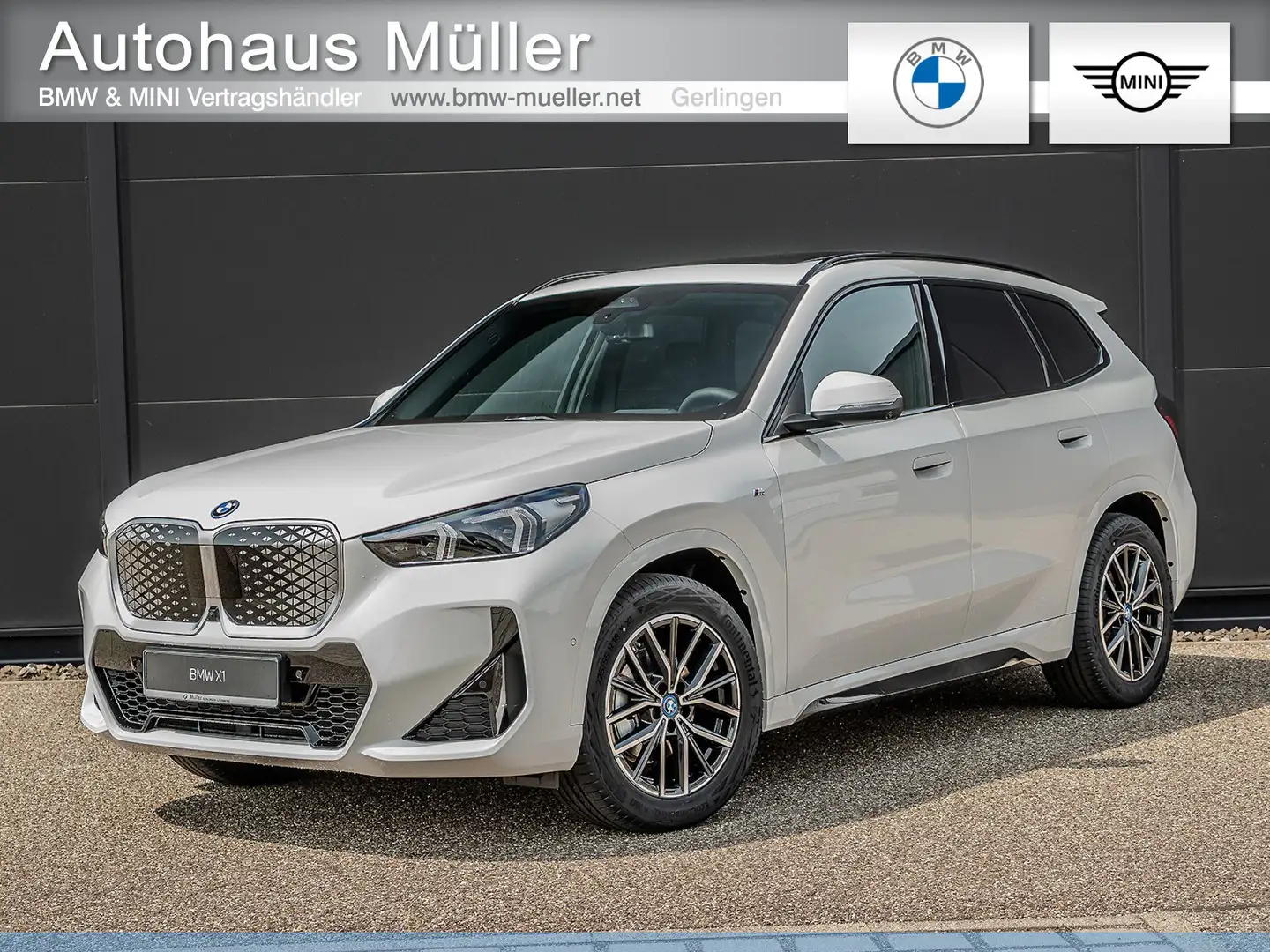 BMW iX1 20 M Sport ACC HUD AHK 360 Memory Glasdach LED Weiß - 1