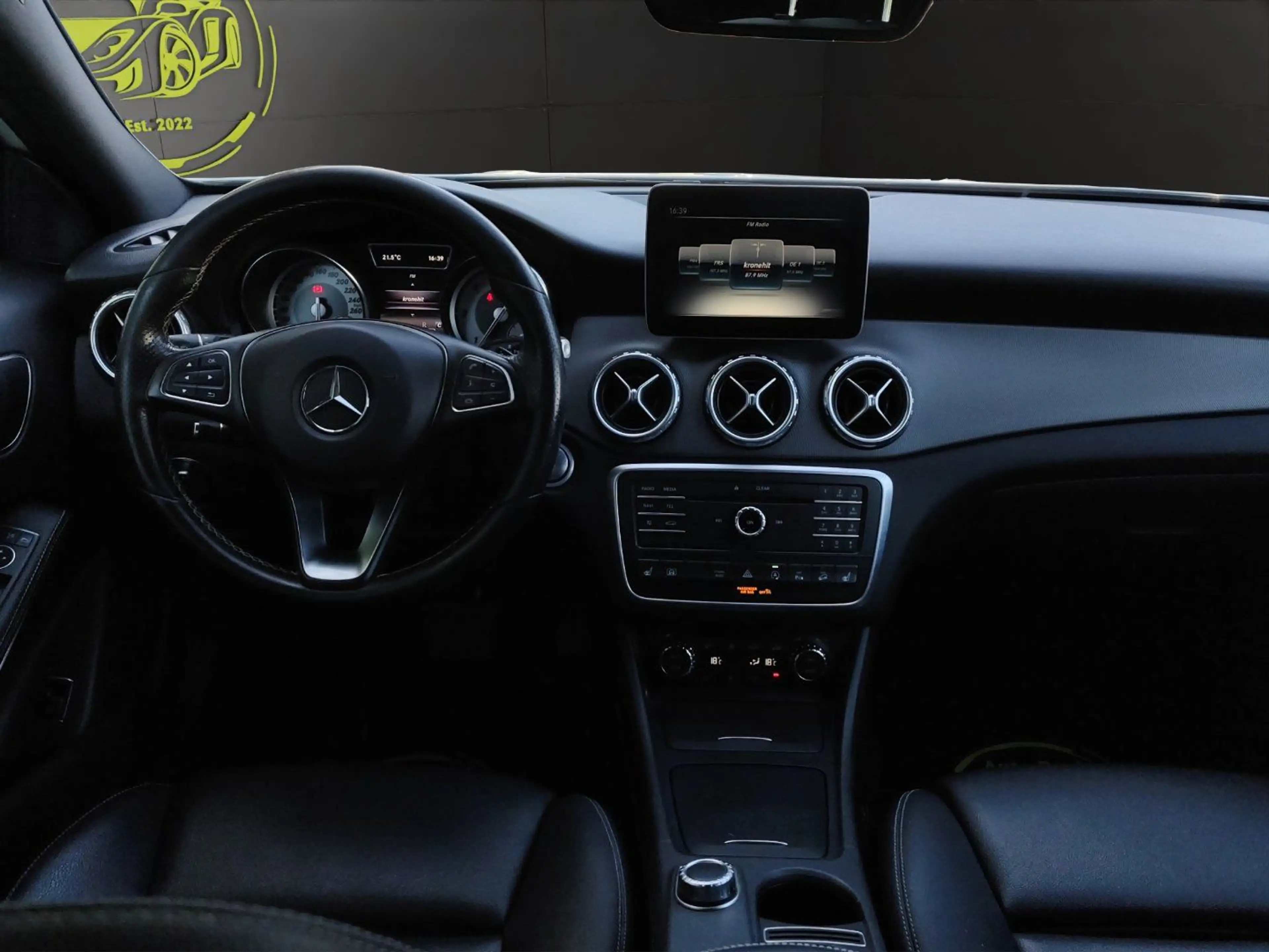 Mercedes-Benz GLA 200 GLA-Klasse GLA 200 CDI d Urban 4Matic Activity Edi — photo 11