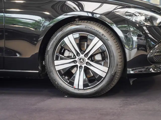 Mercedes-Benz C-Class view 2