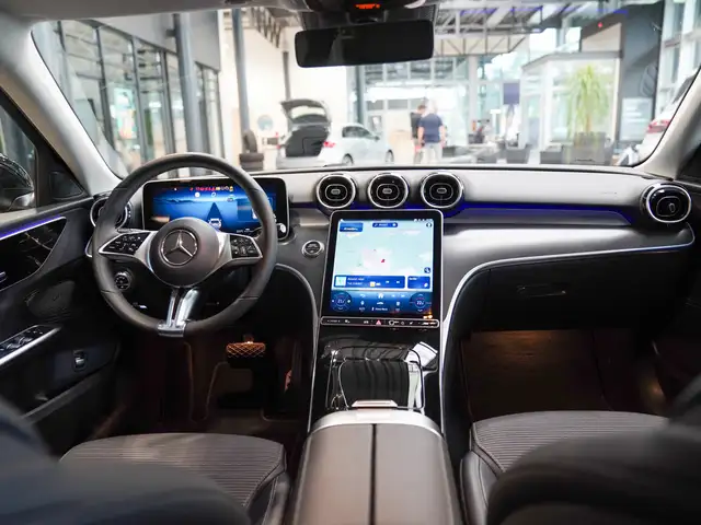 Mercedes-Benz C-Class view 15
