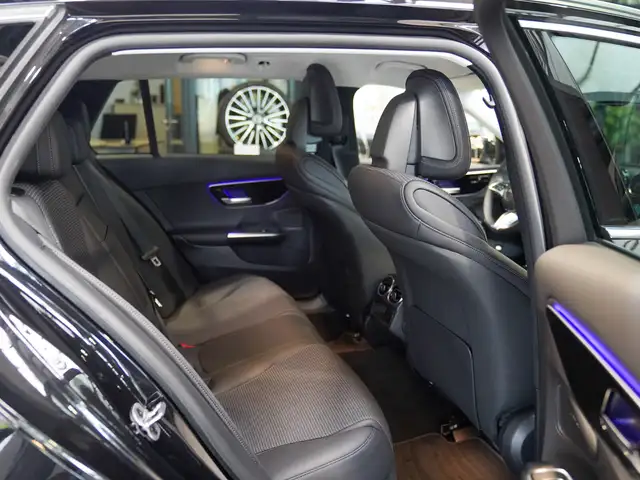 Mercedes-Benz C-Class view 14