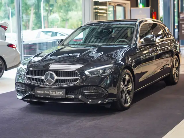 Mercedes-Benz C-Class view 8