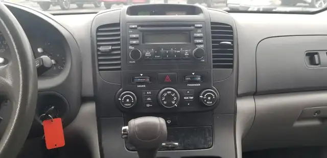 Kia Sedona 2008 — photo 8