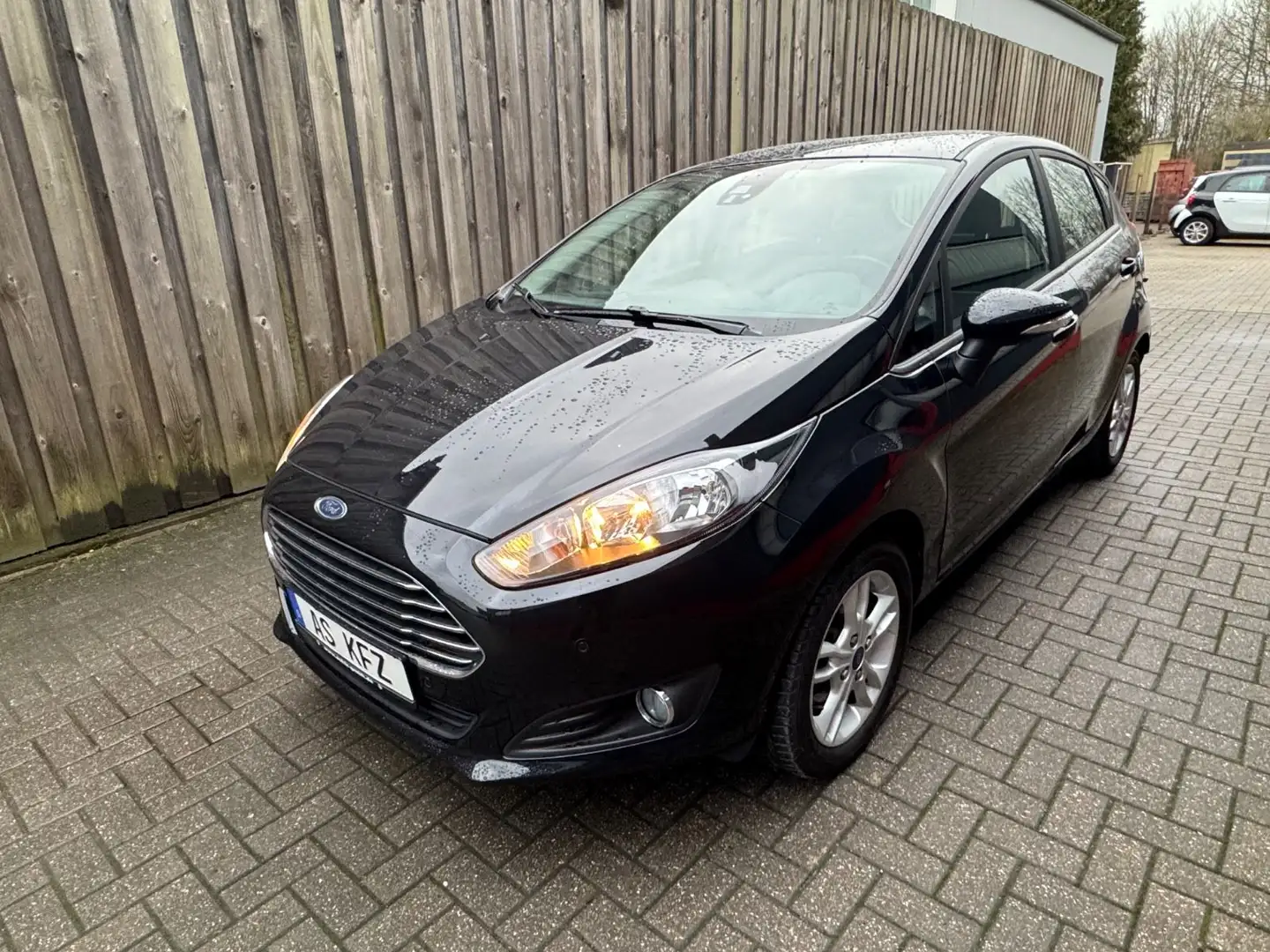 Ford Fiesta Titanium Klima Alu´s  8FACH SHZ GARANTIE Noir - 1