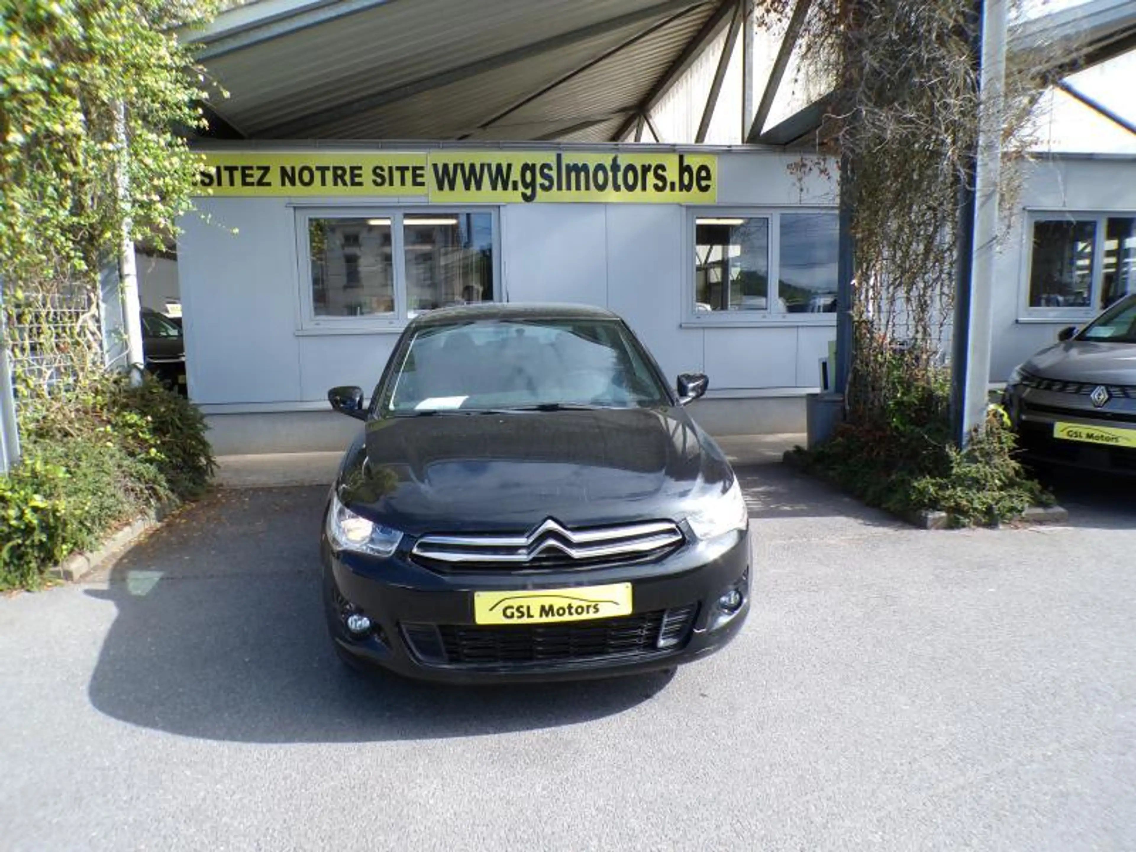 Citroen C-Elysée 1.6 99cv noir 07/17 Airco Bluetooth Capteurs — photo 2