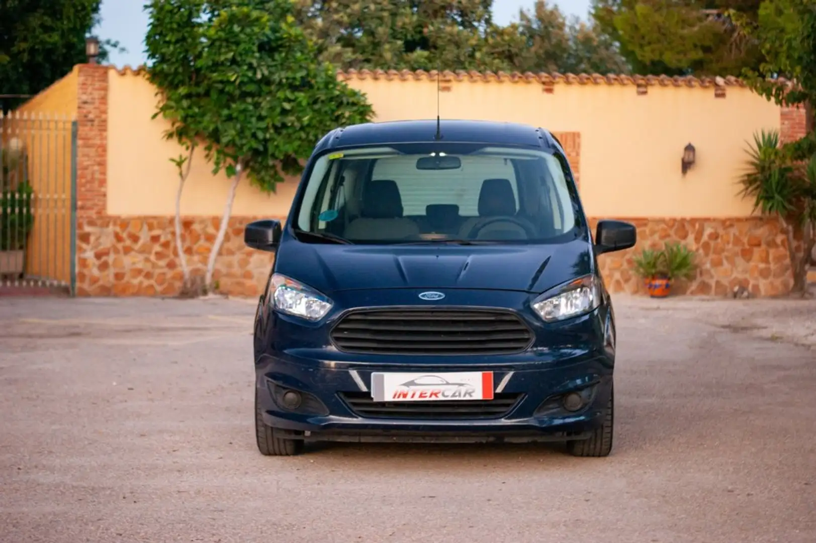 Ford Tourneo Courier 1.0 Ecoboost Ambiente Azul - 2