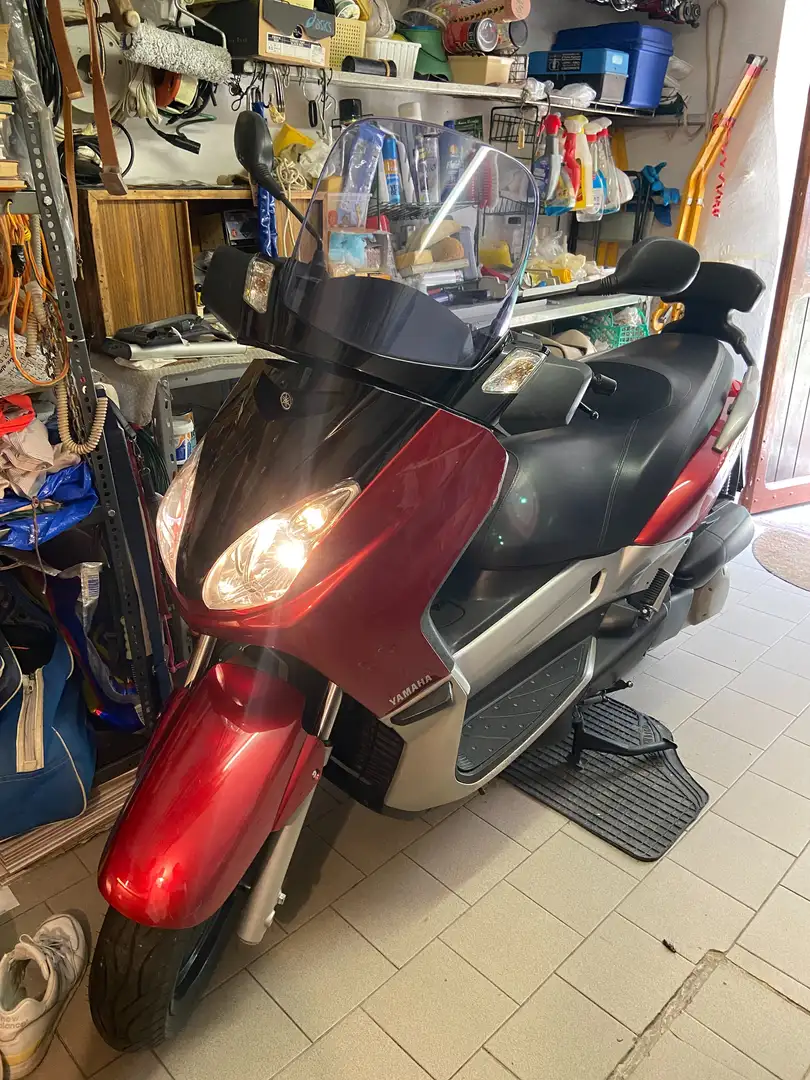Yamaha X-Max 250 Rosso - 2