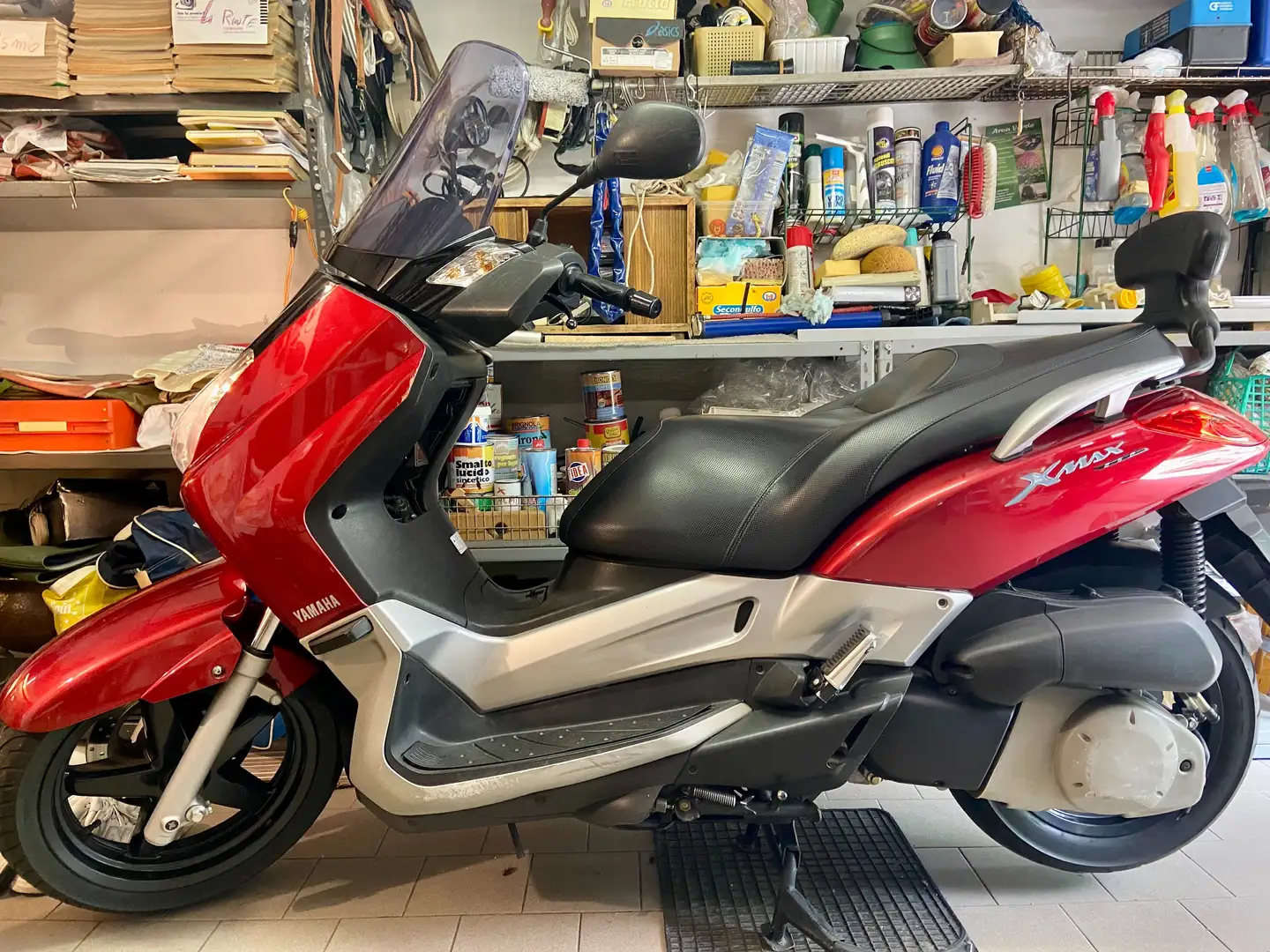 Yamaha X-Max 250 Rosso - 1