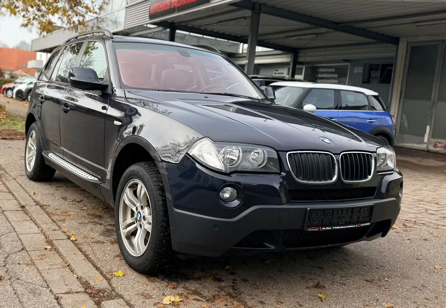 BMW X3 xDrive 20dA//PANO/INDIVIDUAL/NAVI Prof./LEDER Blau - 1